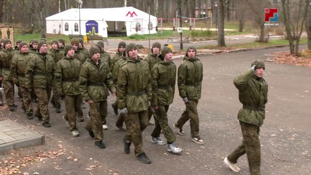 Школьники изучают управление БПЛА в центре «Авангард»