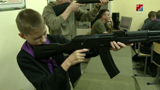 Авангард сарзе-патриот рӱдерыште юнармеец-влакын сборышт эрта